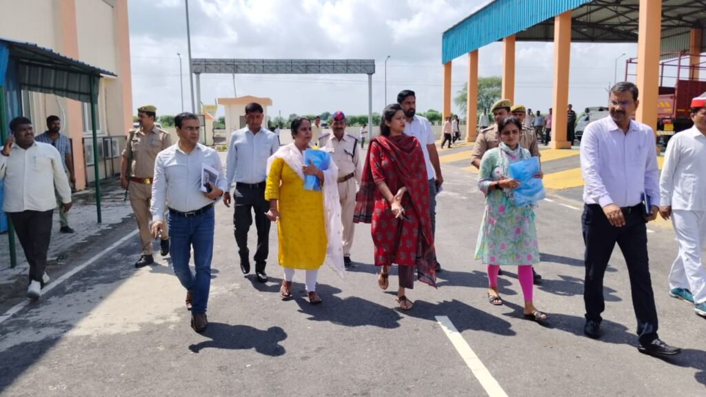 डीएम ने इंस्टीट्यूट ऑफ ड्राइविंग ट्रेनिंग एण्ड रिसर्च (आई.डी.टी.आर.) का किया निरीक्षण, व्यवस्थाओ को दुरूस्त रखने के दिये निर्देश