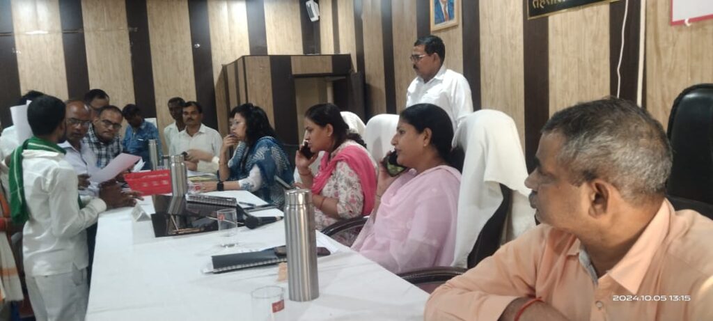 एडीएम की अध्यक्षता में संपन्न हुआ समाधान दिवस, 40 शिकायतों में 3 का निस्तारण