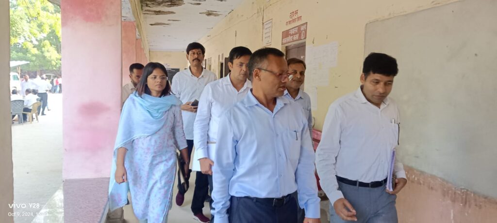 अपर आयुक्त ने तहसील का किया औचक निरीक्षण