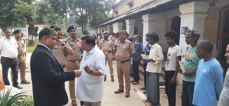 जिला कारागार: बन्दियों के विधिक अधिकार विषय पर आयोजित हुआ जागरुकता शिविर