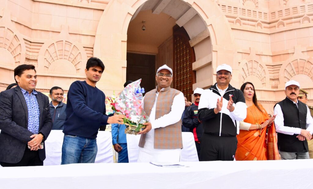 खेल मंत्री ने संविधान दिवस के अवसर पर आयोजित पदयात्रा को हरी झण्डी दिखाकर किया शुभारम्भ