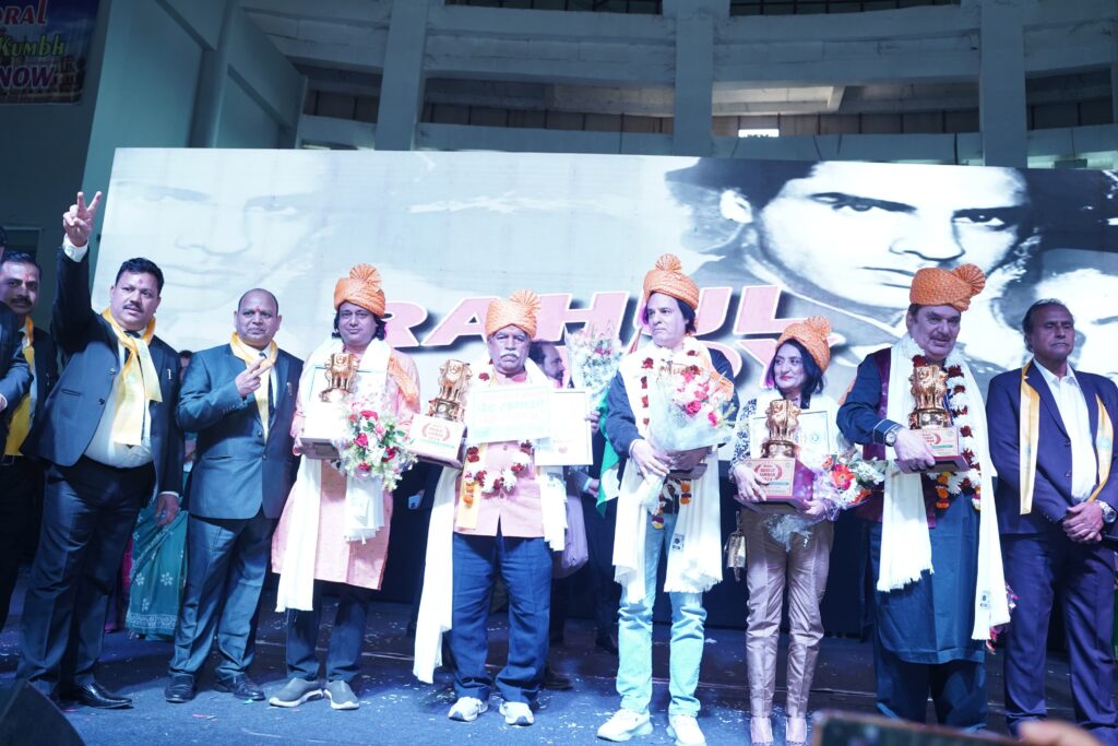 लखनऊ के इकाना इंडोर स्टेडियम में हुआ भव्य आयोजन