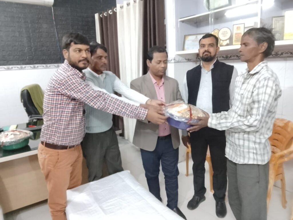 अखिल भारतीय मारवाड़ी संस्था द्वारा टीबी मरीजों को वितरण किया गया पोषण पोटली