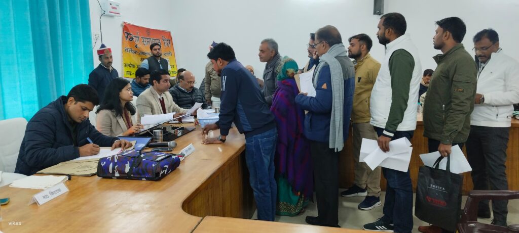 समयबद्ध व गुणवत्तापूर्ण निस्तारण सुनिश्चित कराए अधिकारी : जिलाधिकारी