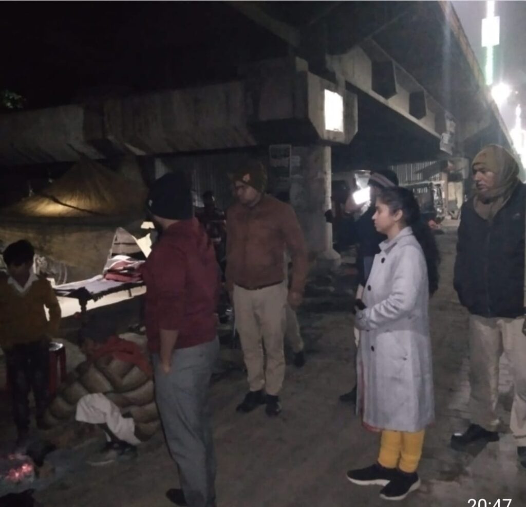 एसडीएम सदर ने रैन बसेरा व अलाव की व्यवस्थाओं का लिया जायजा