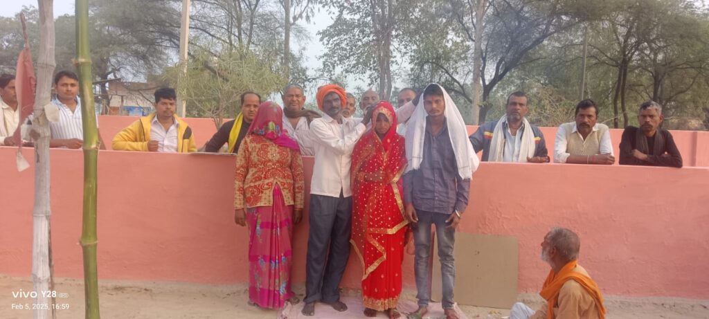 ग्राम प्रधान ने एक बेसहारा लड़की की कराई शादी, लोगो ने की सराहना