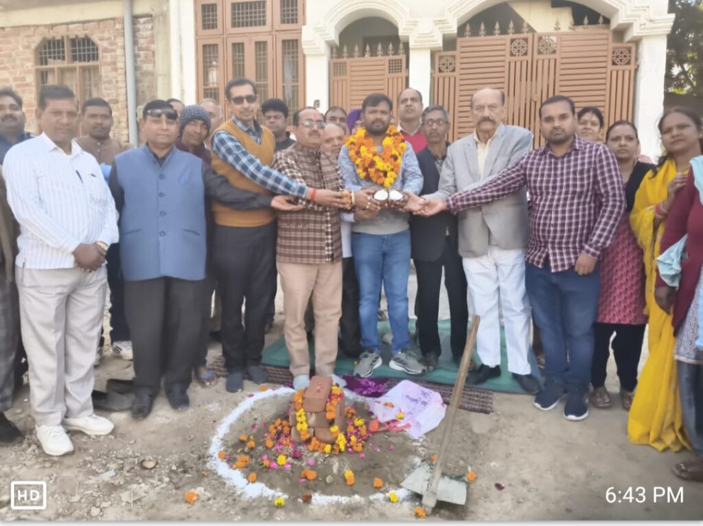 पार्षद नें इंटरलॉकिंग सड़क निर्माण कार्य का किया शिलान्यास