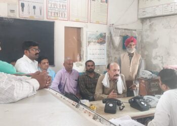 उत्तर प्रदेश जनहित व्यापार मंडल ने हरौनी रेलवे स्टेशन निर्माणधीन पुल का किया निरीक्षण