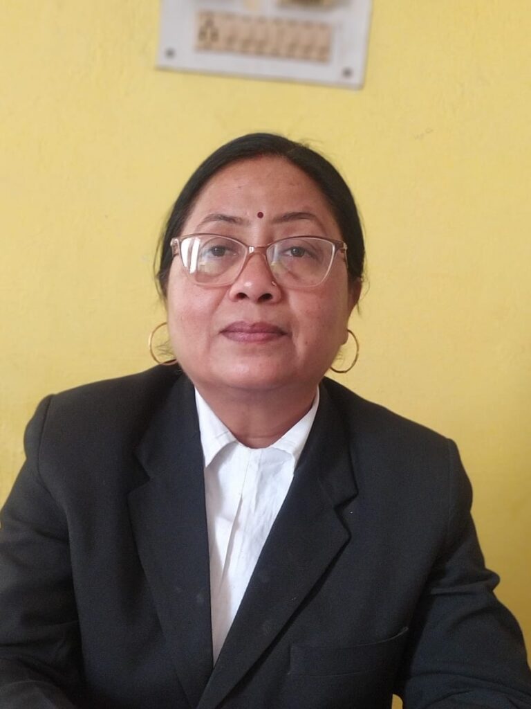 निर्मला शर्मा बनी सोनभद्र मुख्यालय पर पहली महिला नोटरी अधिवक्ता