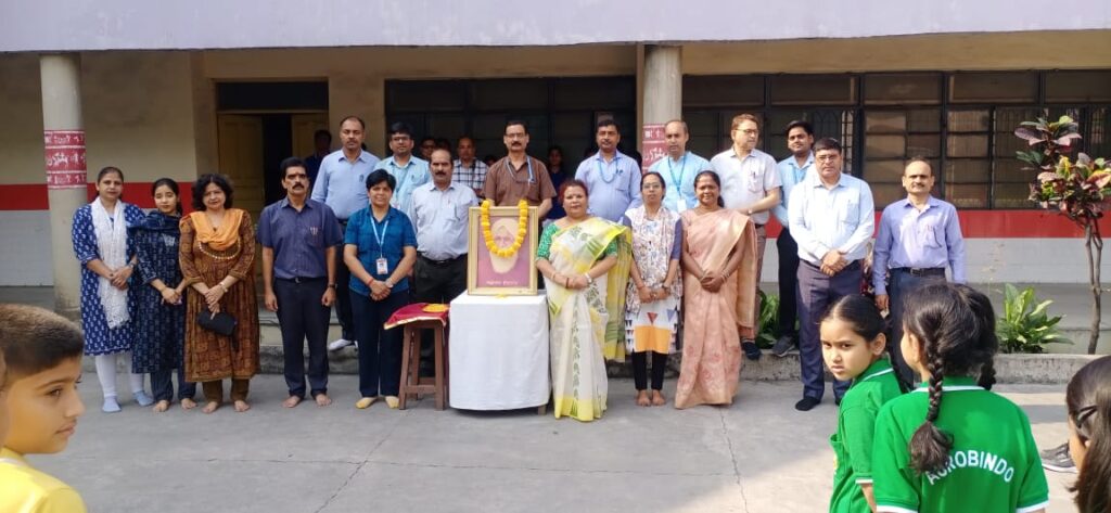 डी ए वी पब्लिक स्कूल खड़िया में हर्षोल्लास पूर्वक मनाया गया महात्मा हंसराज का जन्मदिन