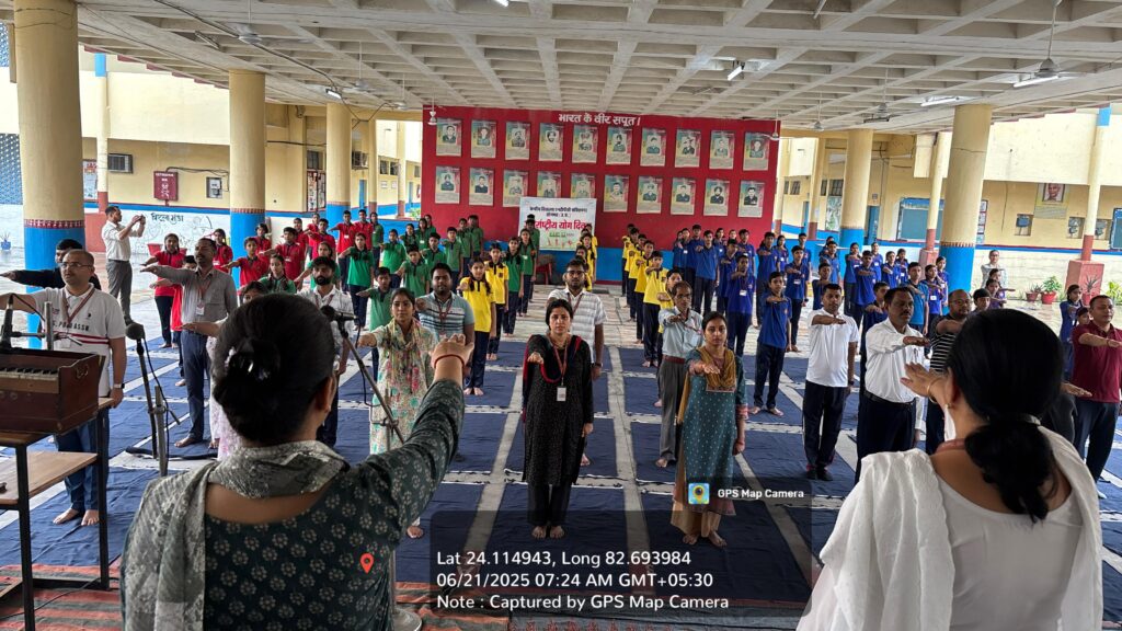 केन्द्रीय विद्यालय शक्तिनगर में 11वें अंतर्राष्ट्रीय योग दिवस का हुआ आयोजन