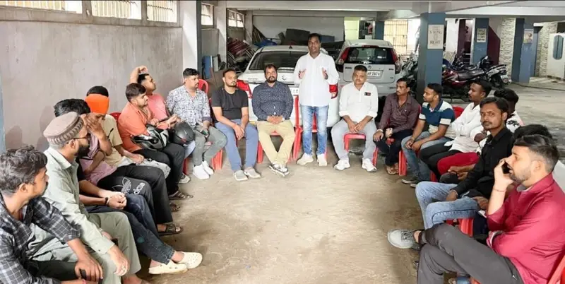 JAMSHEDPUR : युवा कांग्रेस की बैठक में संगठन चुनाव को लेकर सदस्यता अभियान और मतदान प्रक्रिया पर चर्चा