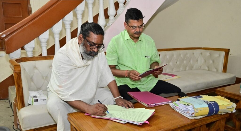 RAMGARH : मुख्यमंत्री हेमन्त सोरेन, पुत्र धर्म के साथ-साथ राजधर्म का भी कर रहे निर्वाह