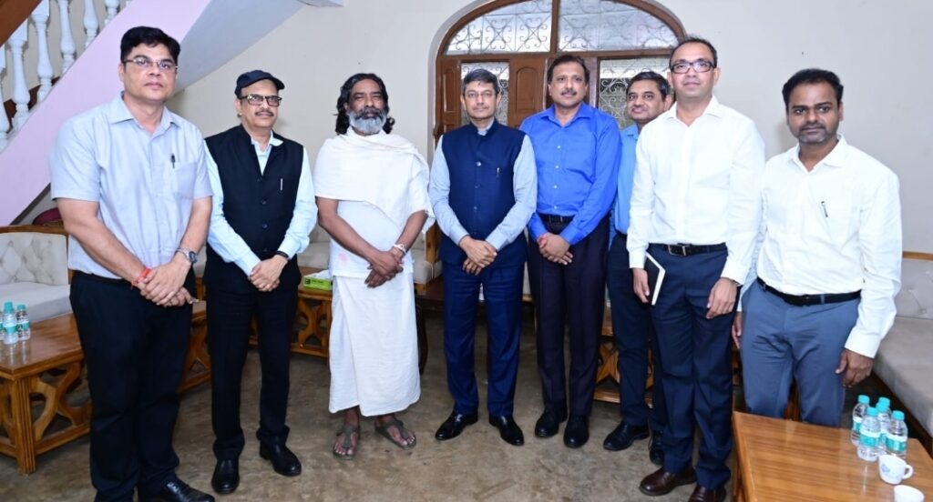 RAMGARH : मुख्यमंत्री हेमन्त सोरेन से मिले एनटीपीसी लिमिटेड के अध्यक्ष एवं प्रबंध निदेशक दी दिशोम गुरु शिबू सोरेन को श्रद्धांजलि