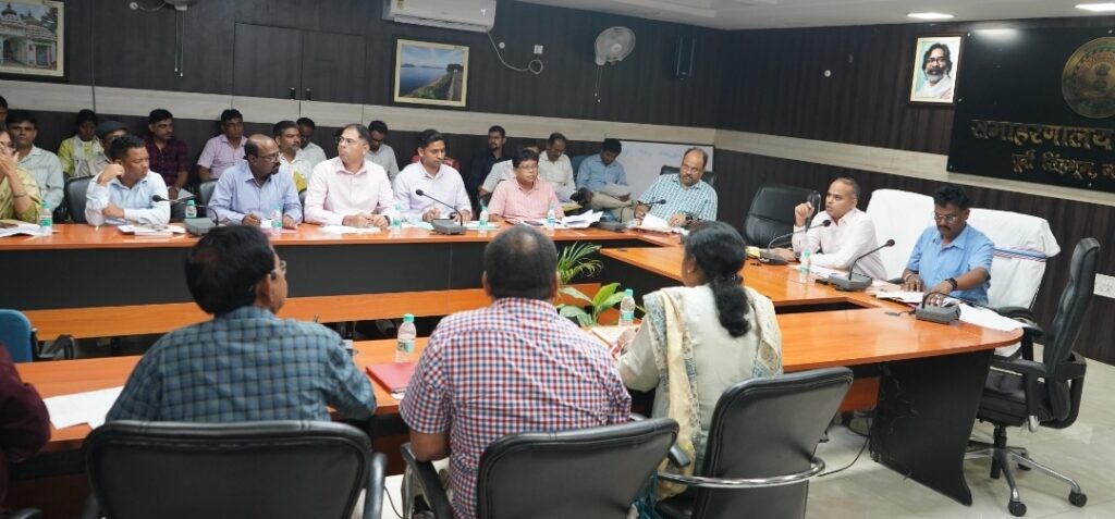 JAMSHEDPUR : प्रधानमंत्री जनमन एवं धरती आबा जनजातीय ग्रामीण उत्कर्ष अभियान में प्रगति की समीक्षा बैठक