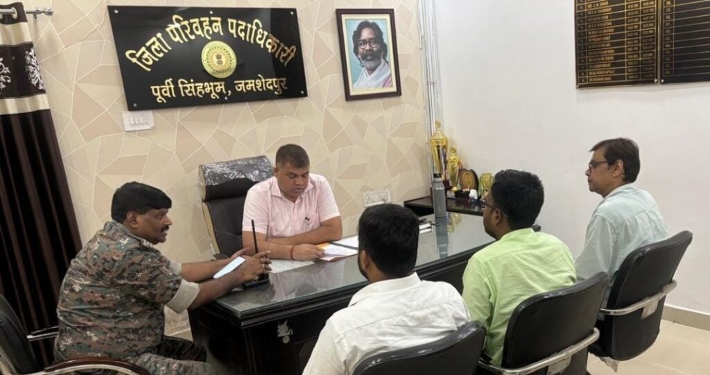 JAMSHEDPUR : सड़क सुरक्षा जागरूकता : प्रेशर हॉर्न एवं मल्टी-टोंड हॉर्न के उपयोग पर होगी सख्त कार्रवाई