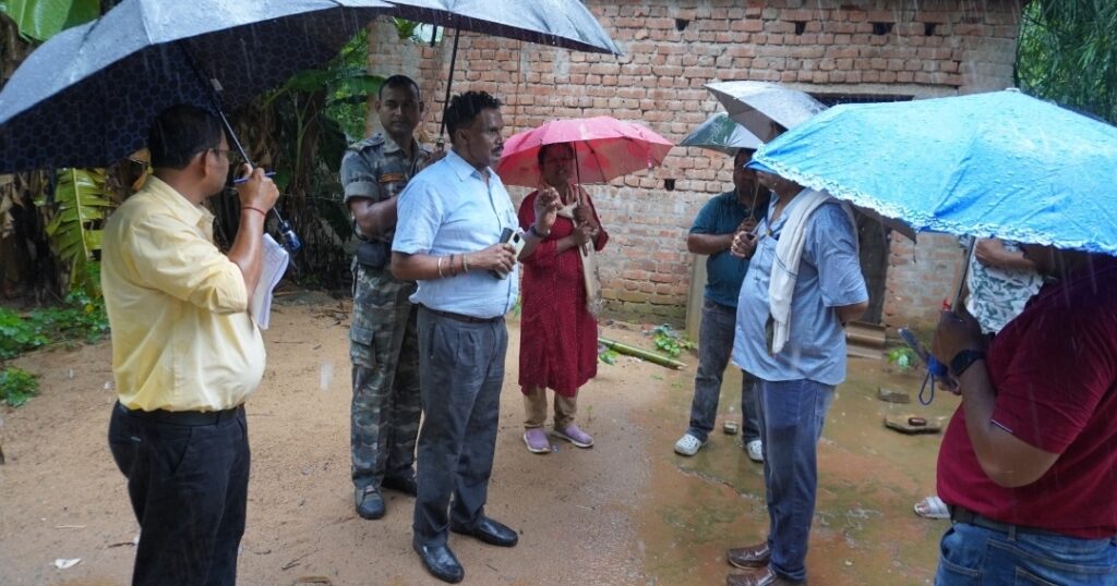 JAMSHEDPUR : डीडीसी ने चाकुलिया प्रखंड के कालापाथर पंचायत में विकास योजनाओं का किया निरीक्षण, दिए आवश्यक दिशा-निर्देश