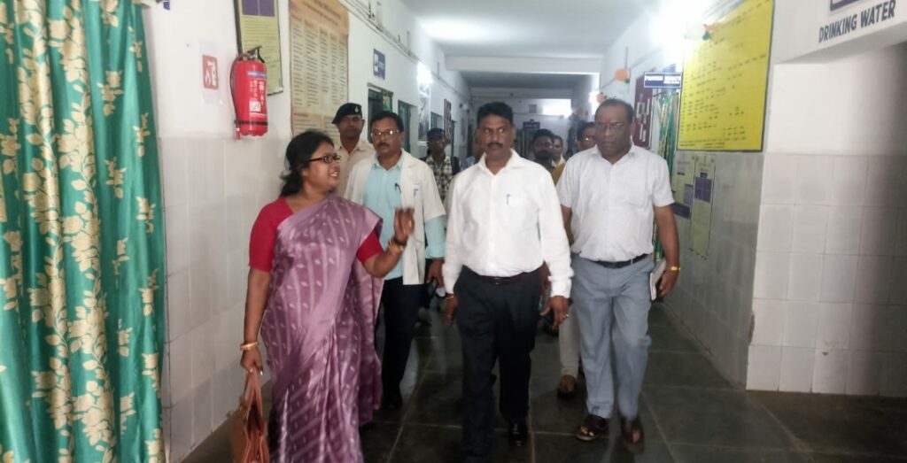 JAMSHEDPUR : उप विकास आयुक्त ने मुसाबनी प्रखंड में विभिन्न विकास योजनाओं एवं संस्थानों का किया गया निरीक्षण