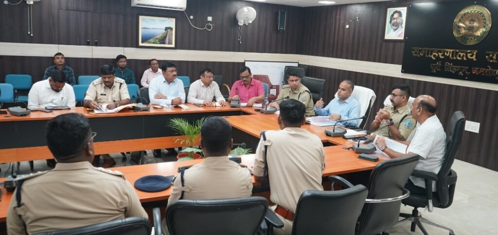 JAMSHEDPUR : प्रशासन ने ईद उल मिलाद के मौके पर विधि व्यवस्था संधारण को लेकर बैठक