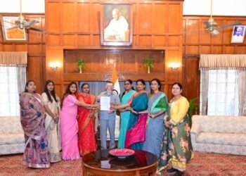 JAMSHEDPUR : राज्यपाल से मिले भाजपा महिला मोर्चा, झारखण्ड प्रदेश का एक शिष्टमंडल, सौंपा ज्ञापन