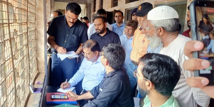 JAMSHEDPUR : अपर मुख्य निर्वाचन पदाधिकारी ने जमशेदपुर पश्चिम के विशेष शिविरों का किया निरीक्षण, एसआईआर कार्यों का लिया जायजा