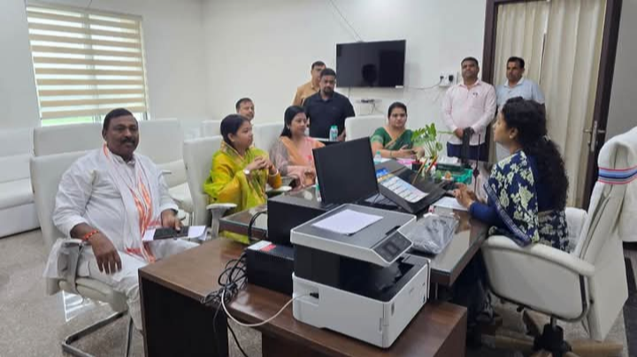 RANCHI : महिलाओं और बच्चों के सशक्त भविष्य पर विधानसभा समिति में मंथन, जमशेदपुर पूर्वी विधायक पूर्णिमा साहू ने रखे सुझा