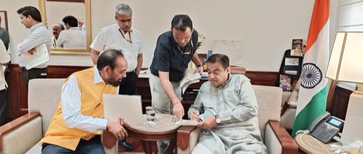JAMSHEDPUR : केंद्रीय मंत्री नितिन गडकरी से सांसद की मुलाकात, जमशेदपुर क्षेत्र की सड़क परियोजनाओं पर हुई विस्तृत चर्चा