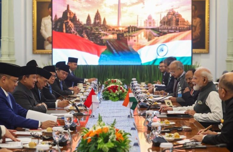 भारत इंडोनेशिया में प्राचीन शिव मंदिर के संरक्षण में मदद…