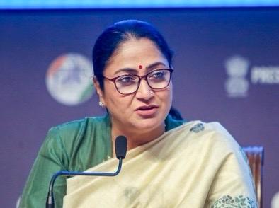 पेट्रोल-डीजल वाहन मालिकों को घबराने की जरूरत नहीं, चरणबद्ध तरीके से लागू होगी ईवी नीति: दिल्ली CM रेखा गुप्ता