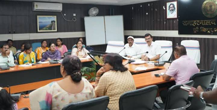 JAMSHEDPUR : शिक्षा विभाग की मासिक समीक्षा बैठक में जिला उपायुक्त ने दिए जरूरी दिशा-निर्देश