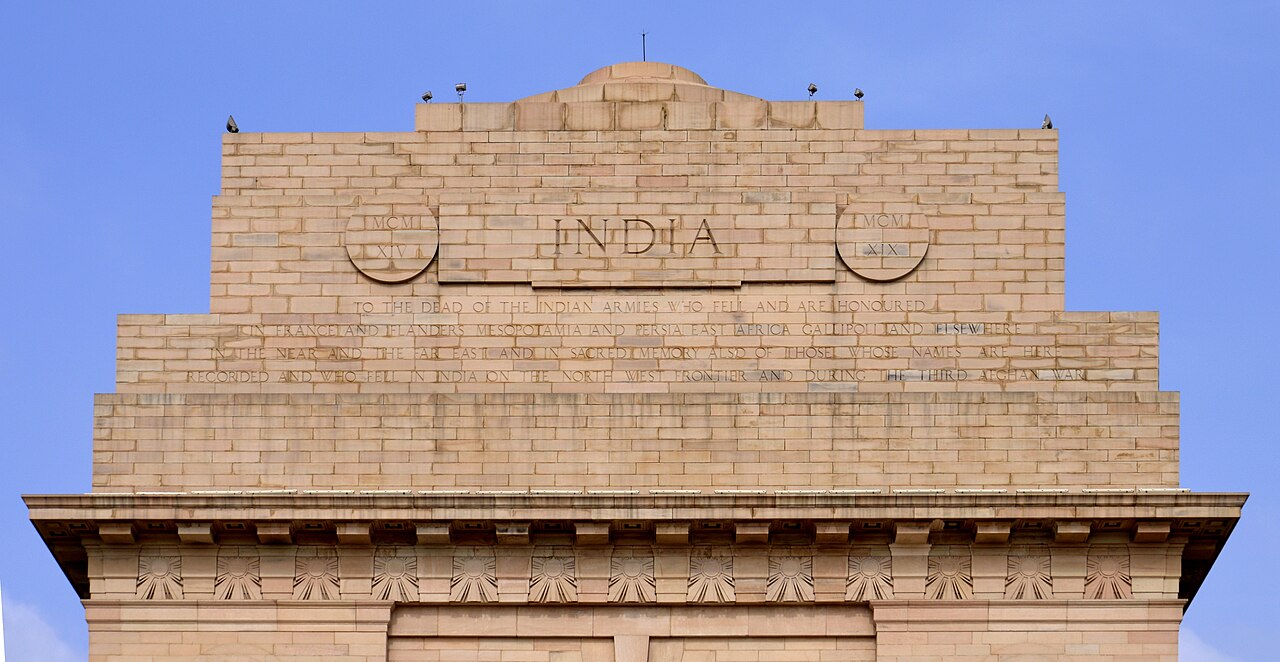 दशहरा कार्यक्रम में पहुंचे पीएम मोदी, दिया संदेश