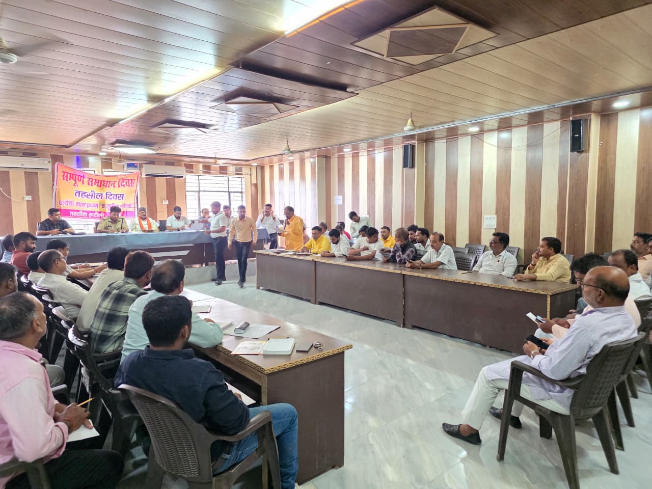 दुर्गा पूजा एवं प्रतिमा विसर्जन को लेकर तहसील सभागार में आयोजित हुई बैठक