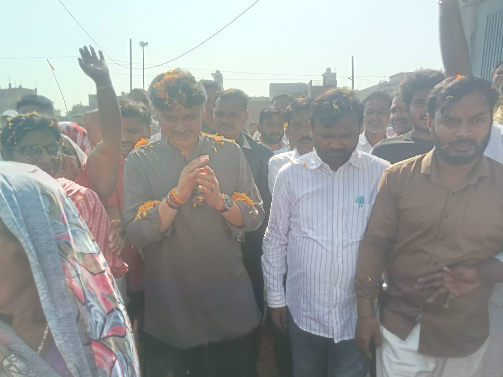 सरोजनी नगर में विधायक डॉ. राजेश्वर सिंह का स्वागत, ‘चाय पर चर्चा’ में विकास के मुद्दों पर संवाद