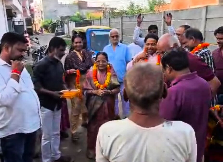 लखनऊ के गौरी बिहार में सड़क-नाली निर्माण कार्य शुरू, पार्षद गीता देवी गुप्ता ने किया उद्घाटन