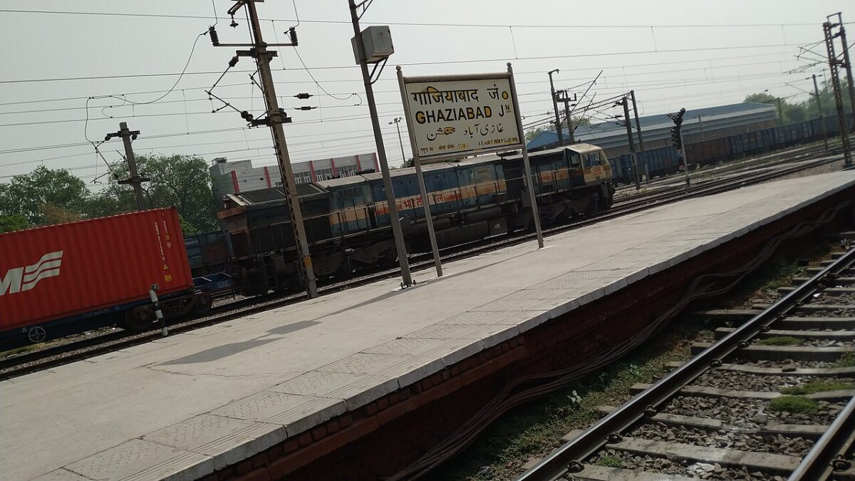 गाजियाबाद में मुठभेड़ के बाद दो बदमाश गिरफ्तार, पिस्तौल बरामद