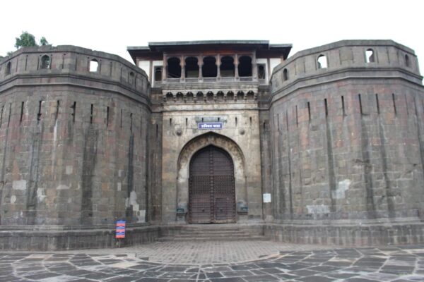 पुणे में वीडियो विवाद में छात्र ने लड़की पर चाकू चलाया