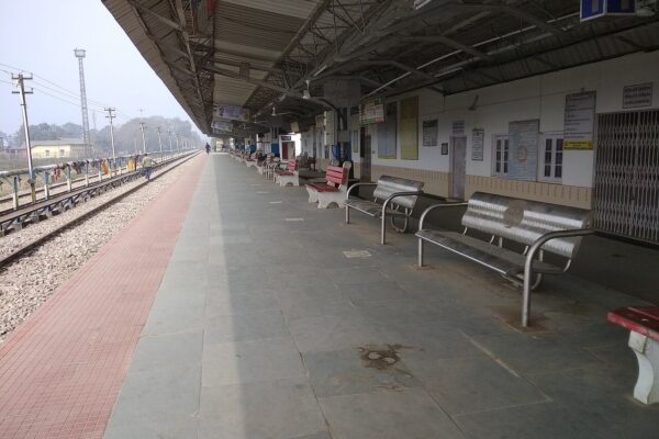 दिल्ली मेट्रो ब्लू लाइन पर सेवा में देरी हुई