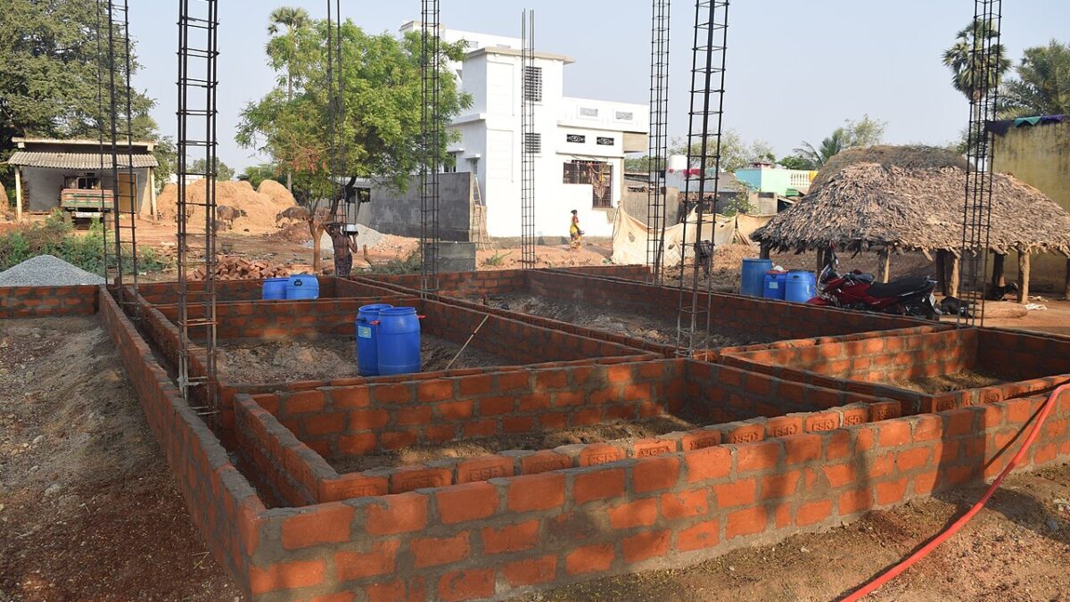 जनमन आवास ठगी पर एक्शन, छत्तीसगढ़ में तीन ठेकेदारों पर एफआईआर
