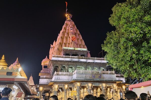 उज्जैन में मंदिर गिरवी रखने के प्रस्ताव पर विरोध तेज हुआ