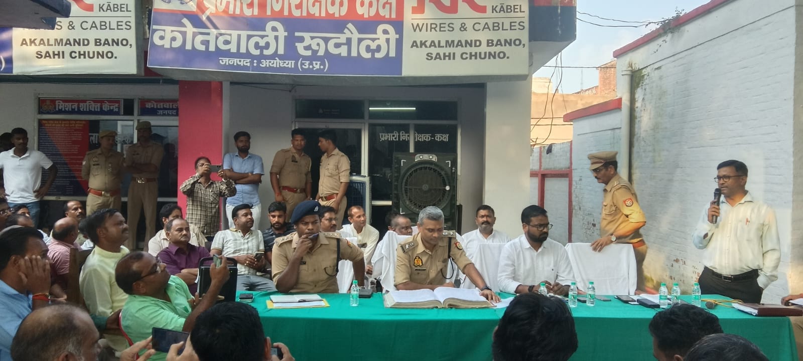 शारदीय नवरात्रि व दुर्गा पूजा को लेकर कोतवाली रुदौली में पीस कमेटी की बैठक