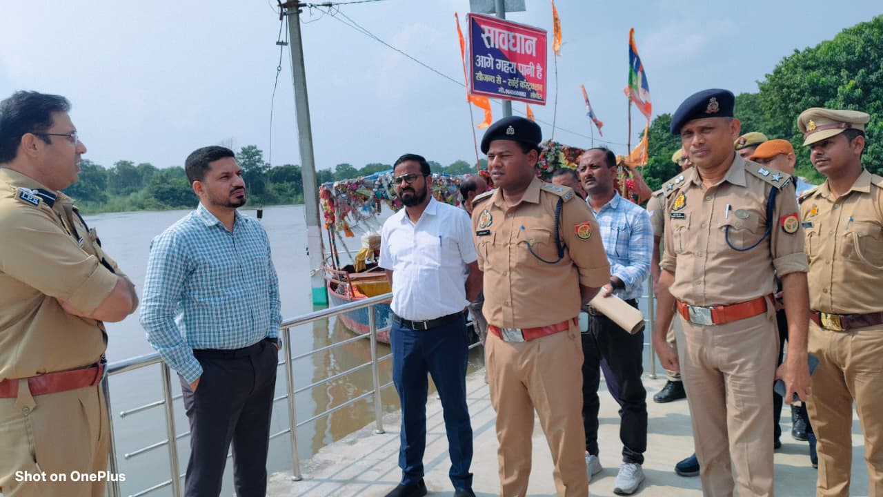 दुर्गा प्रतिमा विसर्जन की तैयारियों का डीएम-एसएसपी ने लिया जायजा