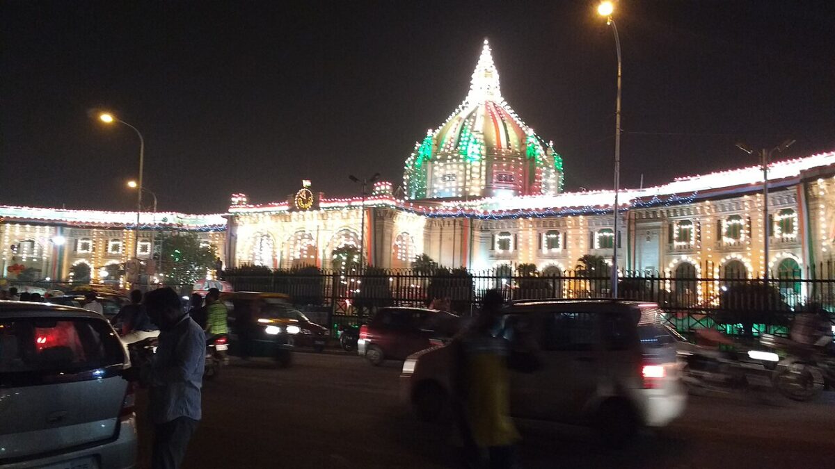 यूपी में 14 PCS अधिकारियों के तबादले, चुनाव आयोग की मंजूरी