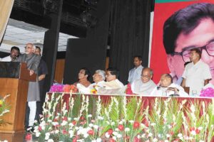 सैफई में सपा सांसद रामगोपाल यादव ने किया मतदान