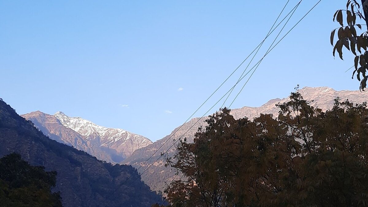 नैनीताल में पहाड़ी से मलबा गिरा, दो मजदूरों की मौत