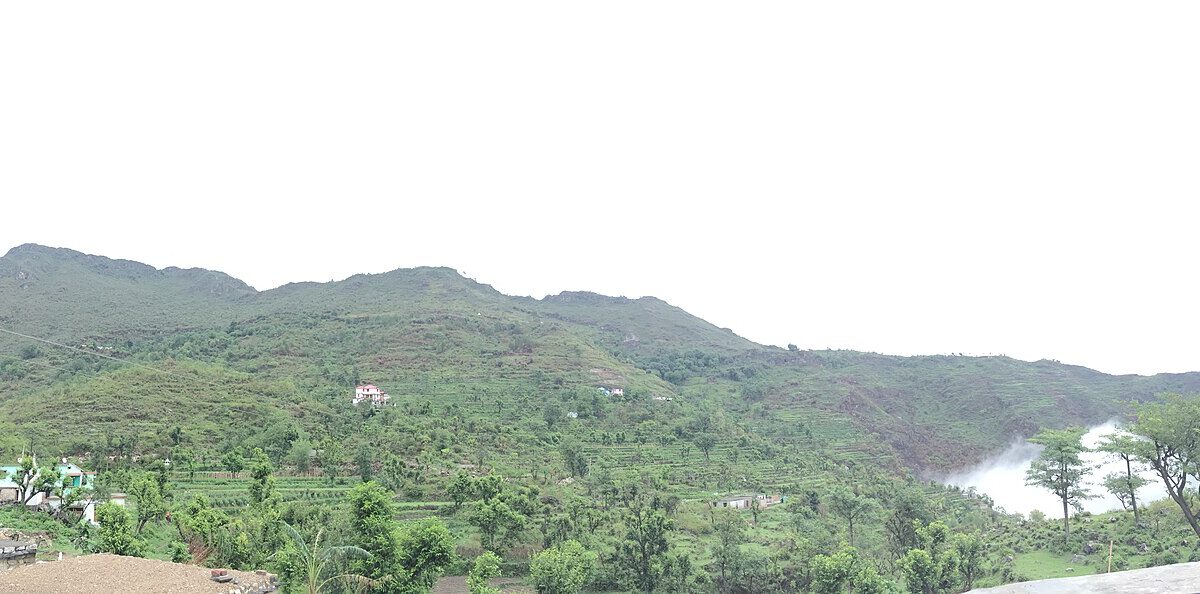 नाहन में स्वागत गेट पर विवाद, दो पक्षों में खूनी संघर्ष