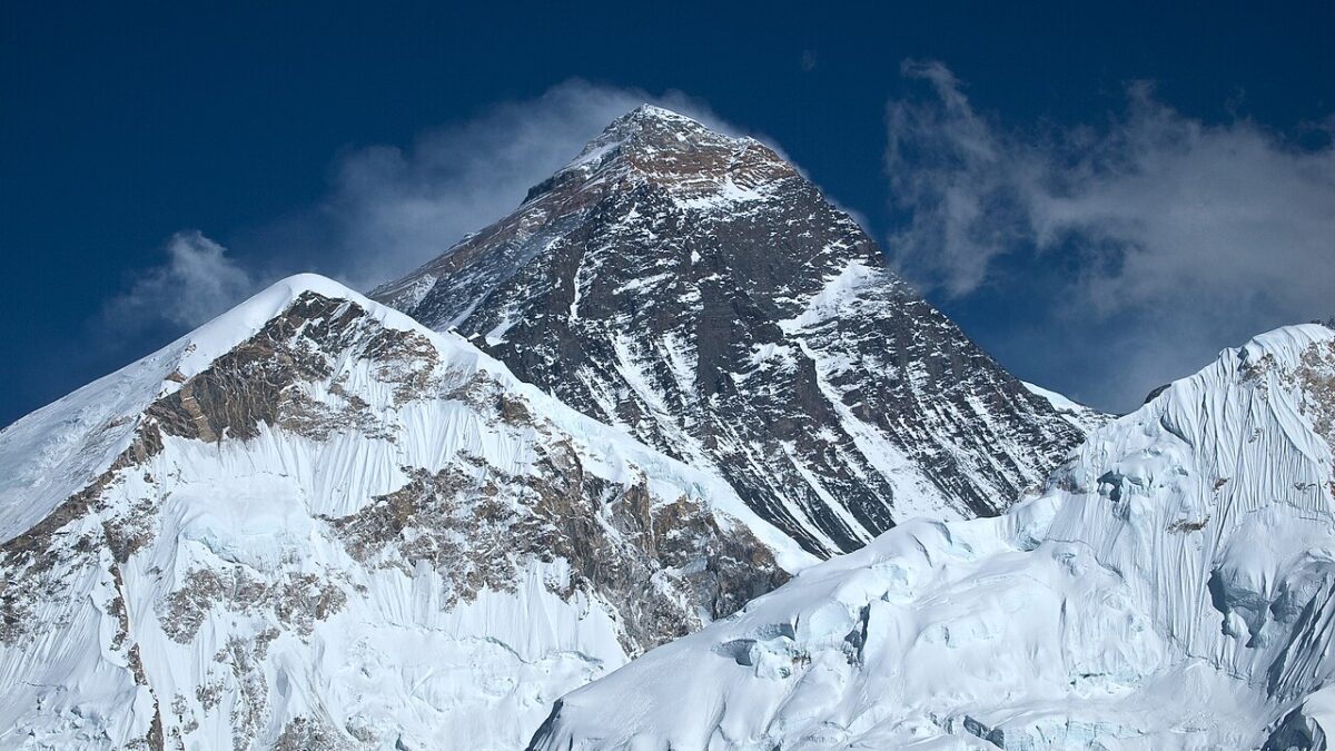 चक्रवात अर्नब से नेपाल के हिमालयी इलाकों में खतरा बढ़ा
