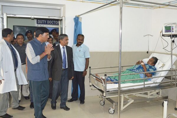 चित्रकूट अस्पताल में वायरल बुखार के मरीज बढ़े