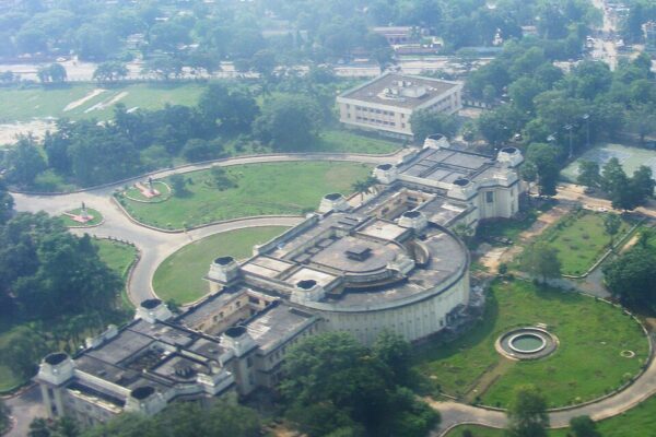 CAG खुलासे के बाद बिहार में लाखों कर्मचारियों का वेतन अटका